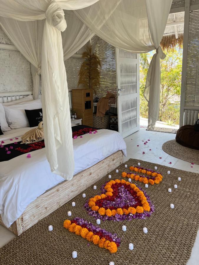 Tropical Glamping Nusa Penida - Private Romantic Seaside Bungalow Diamond Beach Pelilit Экстерьер фото