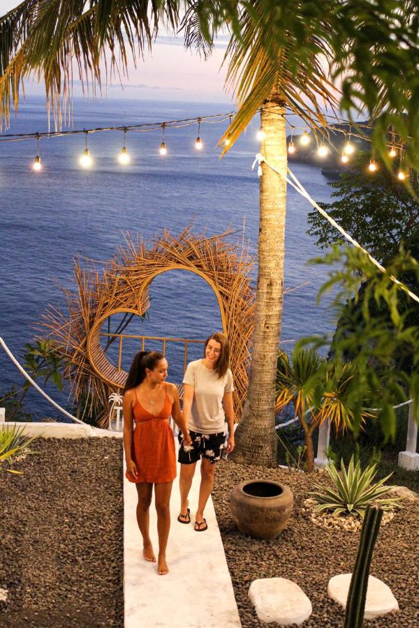 Tropical Glamping Nusa Penida - Private Romantic Seaside Bungalow Diamond Beach Pelilit Экстерьер фото