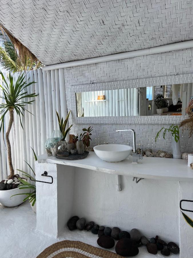 Tropical Glamping Nusa Penida - Private Romantic Seaside Bungalow Diamond Beach Pelilit Экстерьер фото